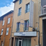 A vendre maison de ville à Cours-la-Ville avec espace commercial modulable