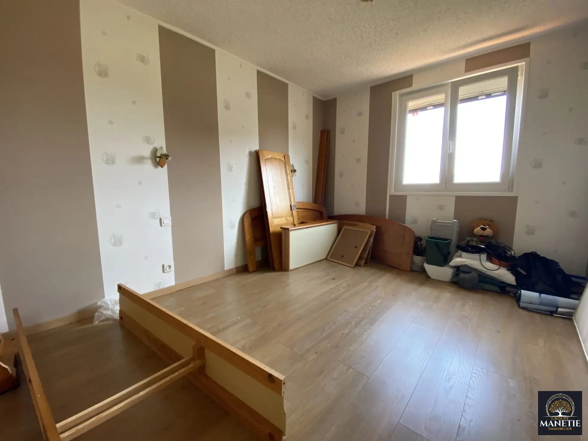 Maison individuelle de plain-pied à Croisilles avec terrasse et garage 