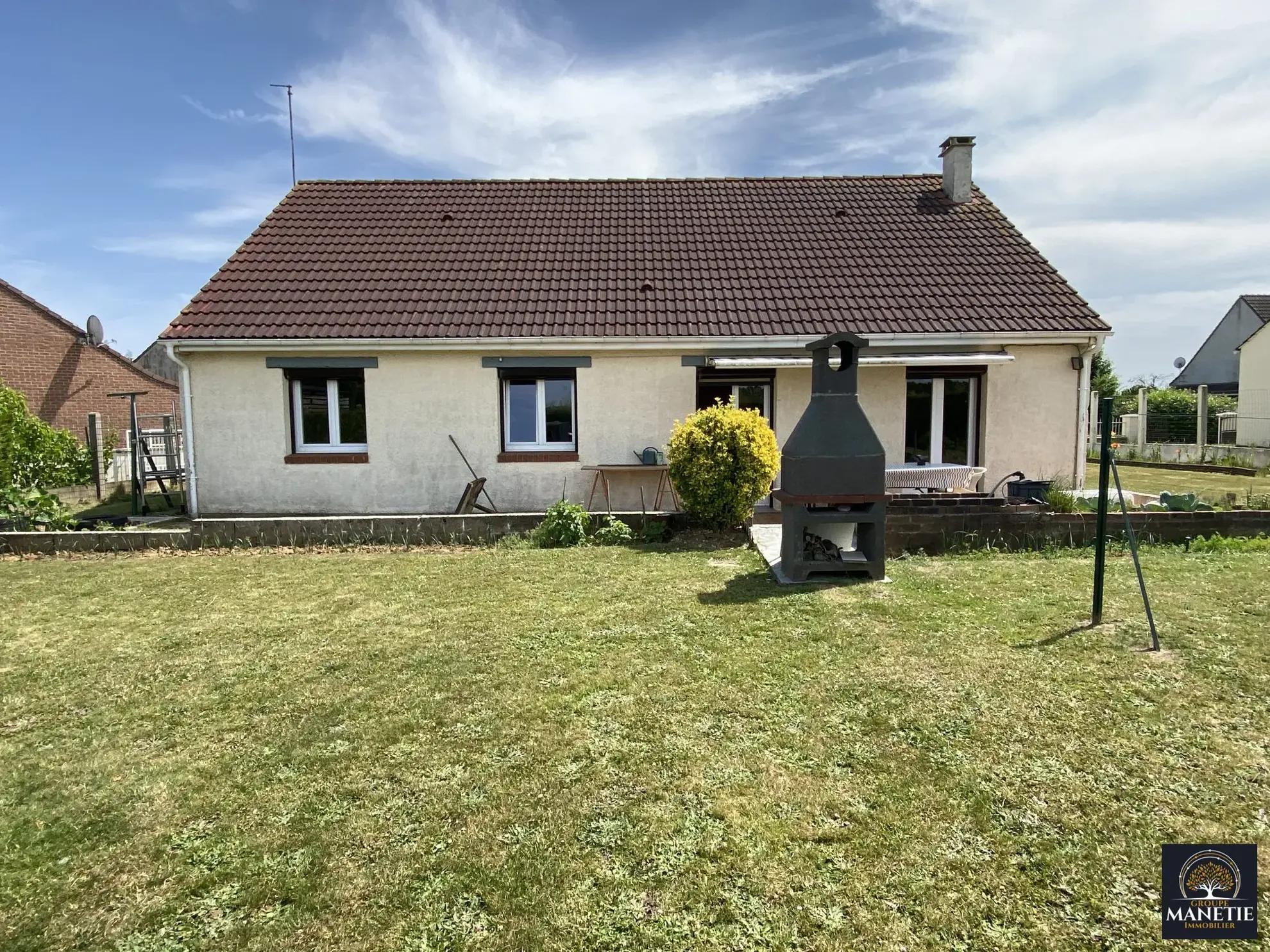 Maison individuelle de plain-pied à Croisilles avec terrasse et garage 
