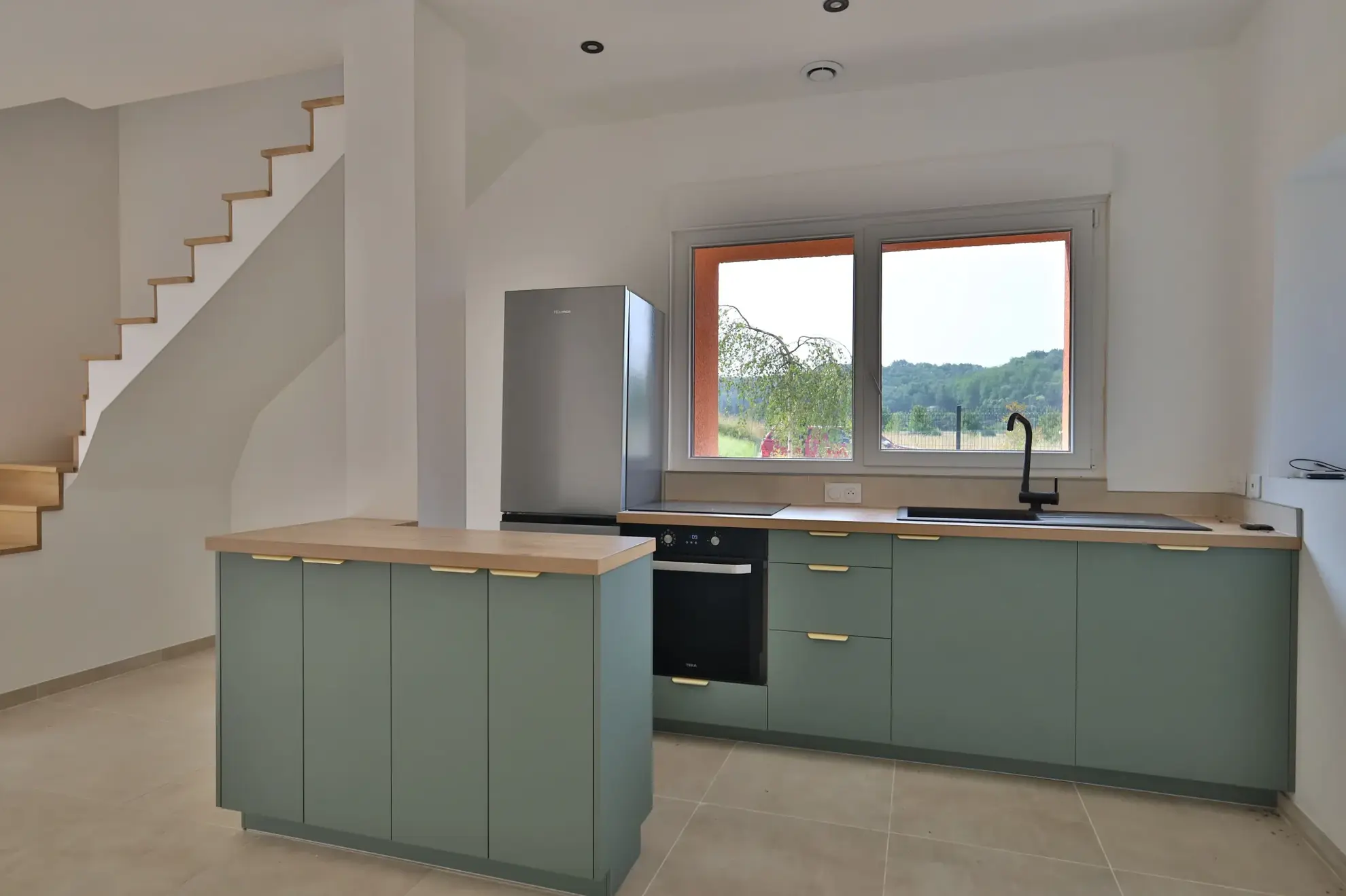 Appartement triplex à vendre de 61,40 m² avec garage et terrasse à Oytier-Saint-Oblas 