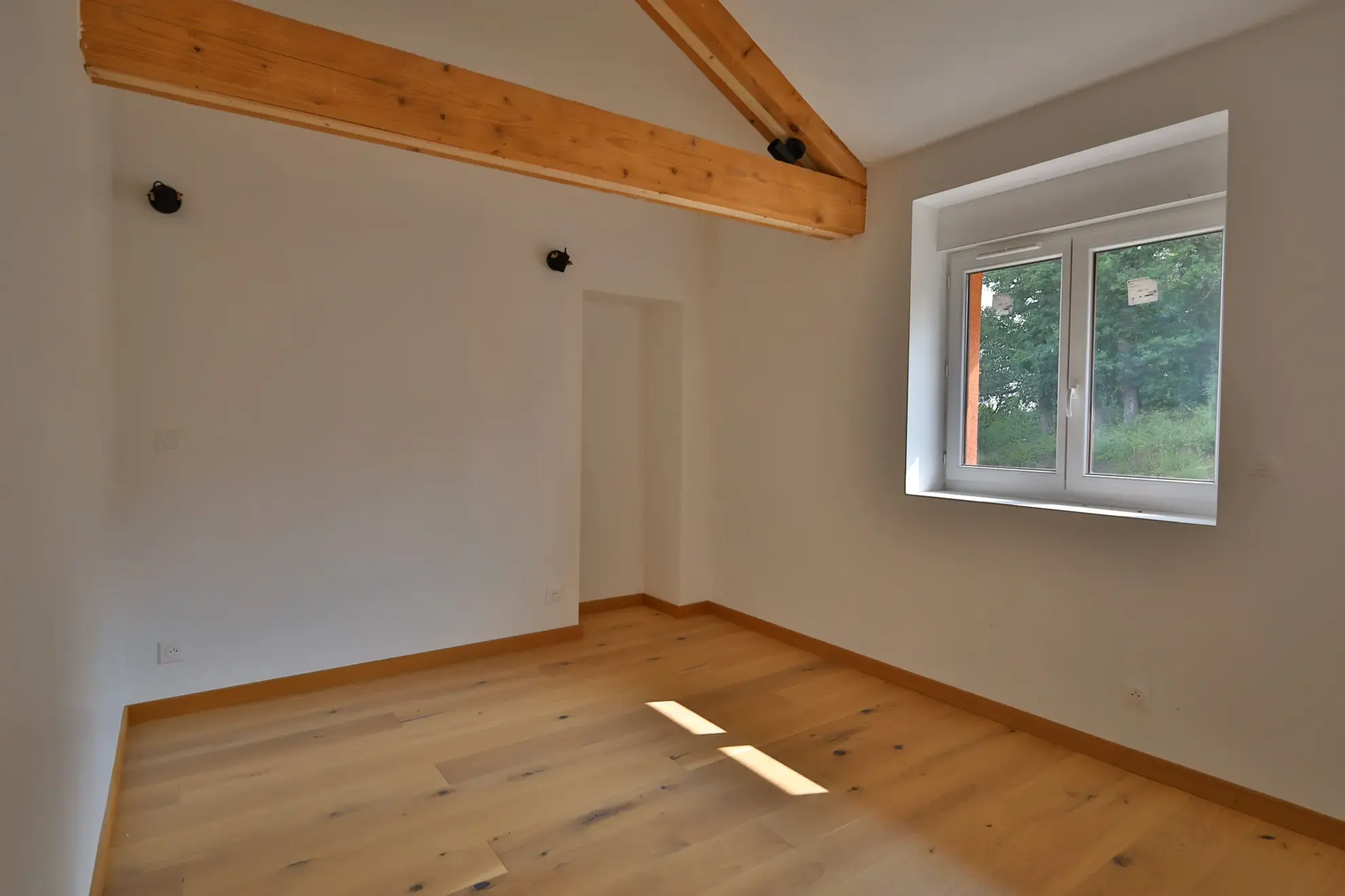 Appartement triplex à vendre de 61,40 m² avec garage et terrasse à Oytier-Saint-Oblas 