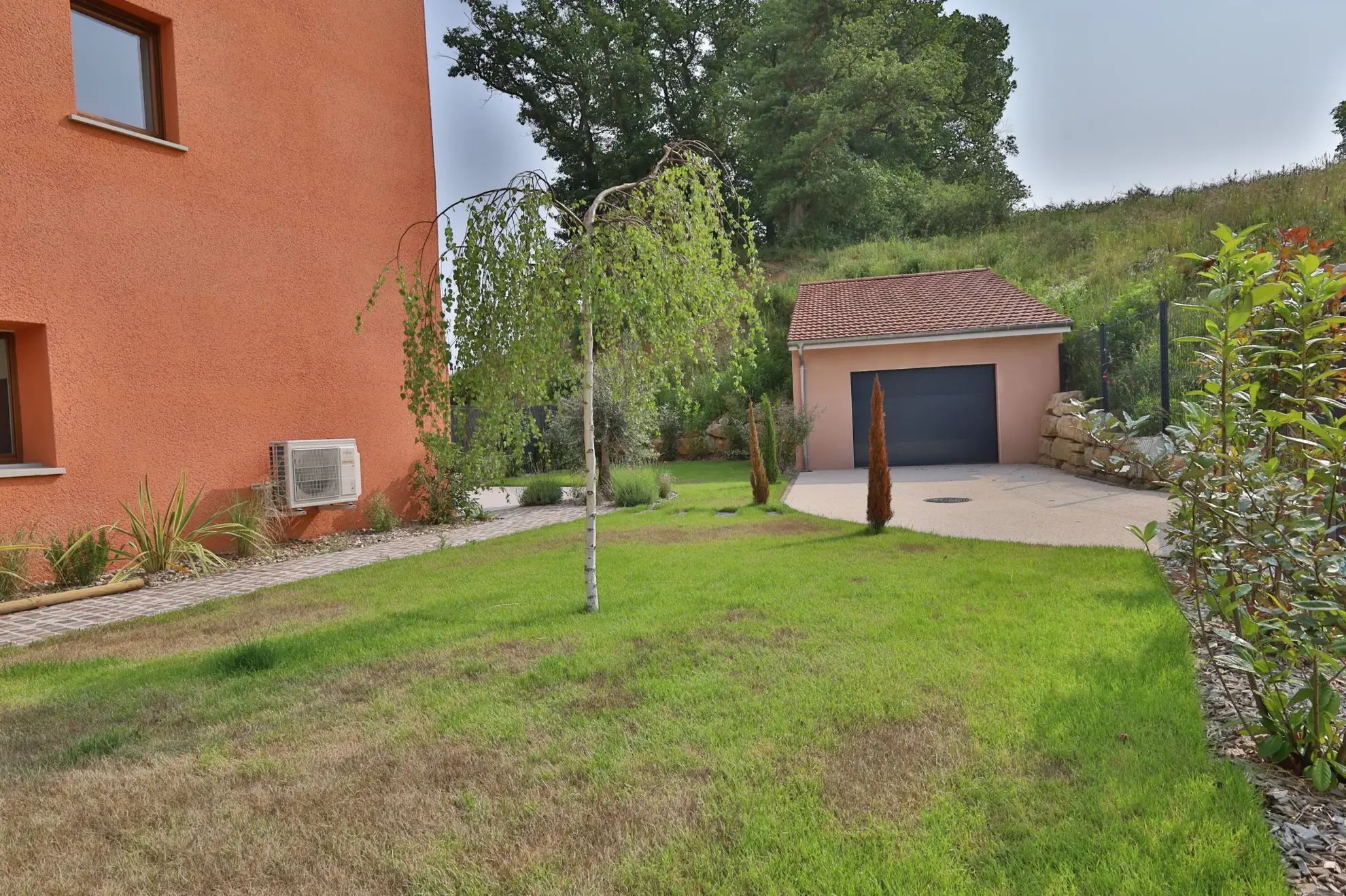 Appartement triplex à vendre de 61,40 m² avec garage et terrasse à Oytier-Saint-Oblas 