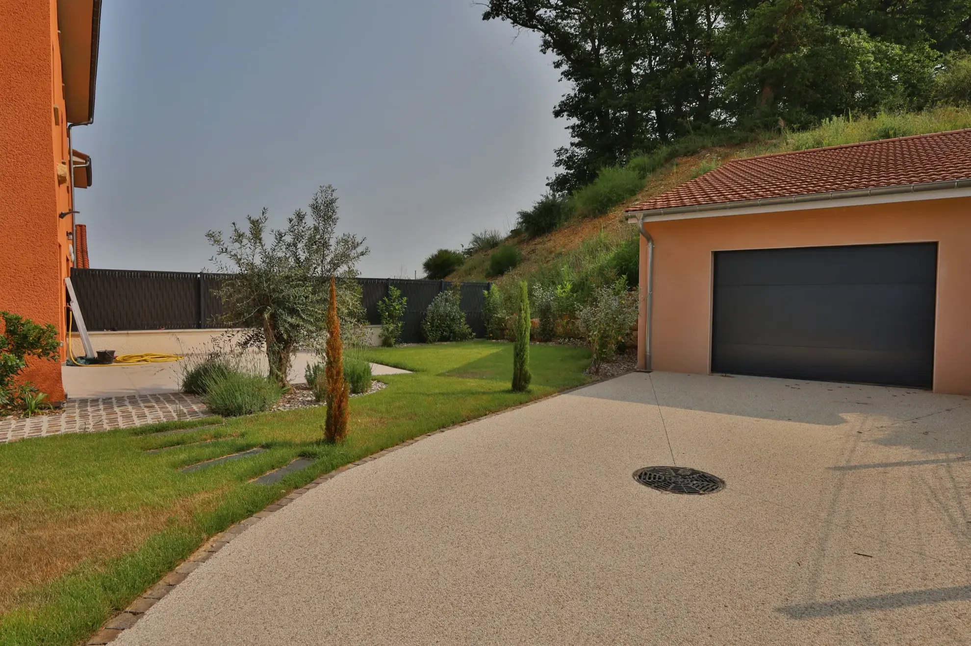 Appartement triplex à vendre de 61,40 m² avec garage et terrasse à Oytier-Saint-Oblas 