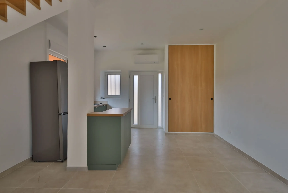 Appartement triplex à vendre de 61,40 m² avec garage et terrasse à Oytier-Saint-Oblas 