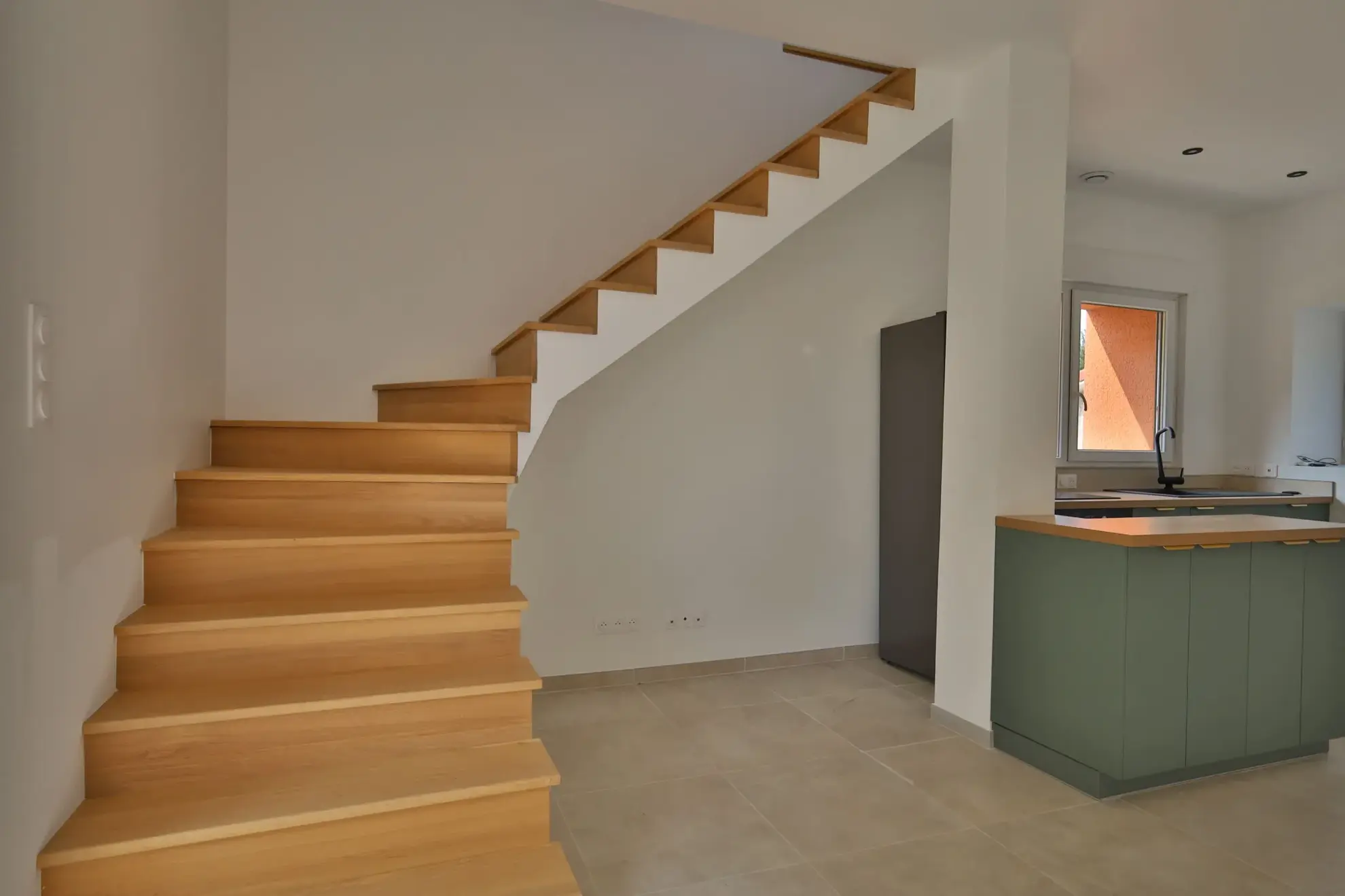 Appartement triplex à vendre de 61,40 m² avec garage et terrasse à Oytier-Saint-Oblas 