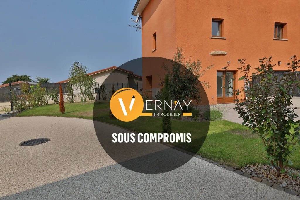 Appartement triplex à vendre de 61,40 m² avec garage et terrasse à Oytier-Saint-Oblas