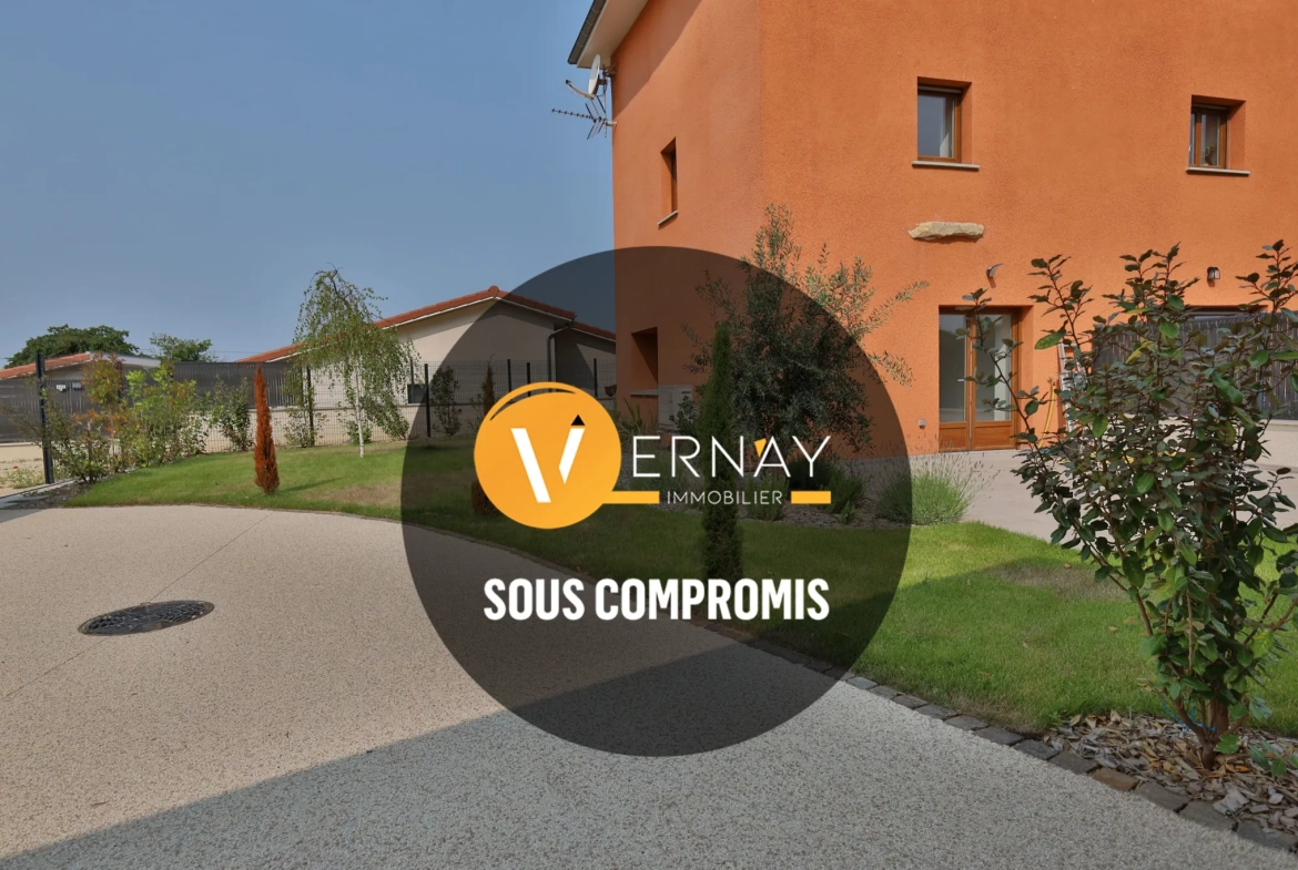 Appartement triplex à vendre de 61,40 m² avec garage et terrasse à Oytier-Saint-Oblas 