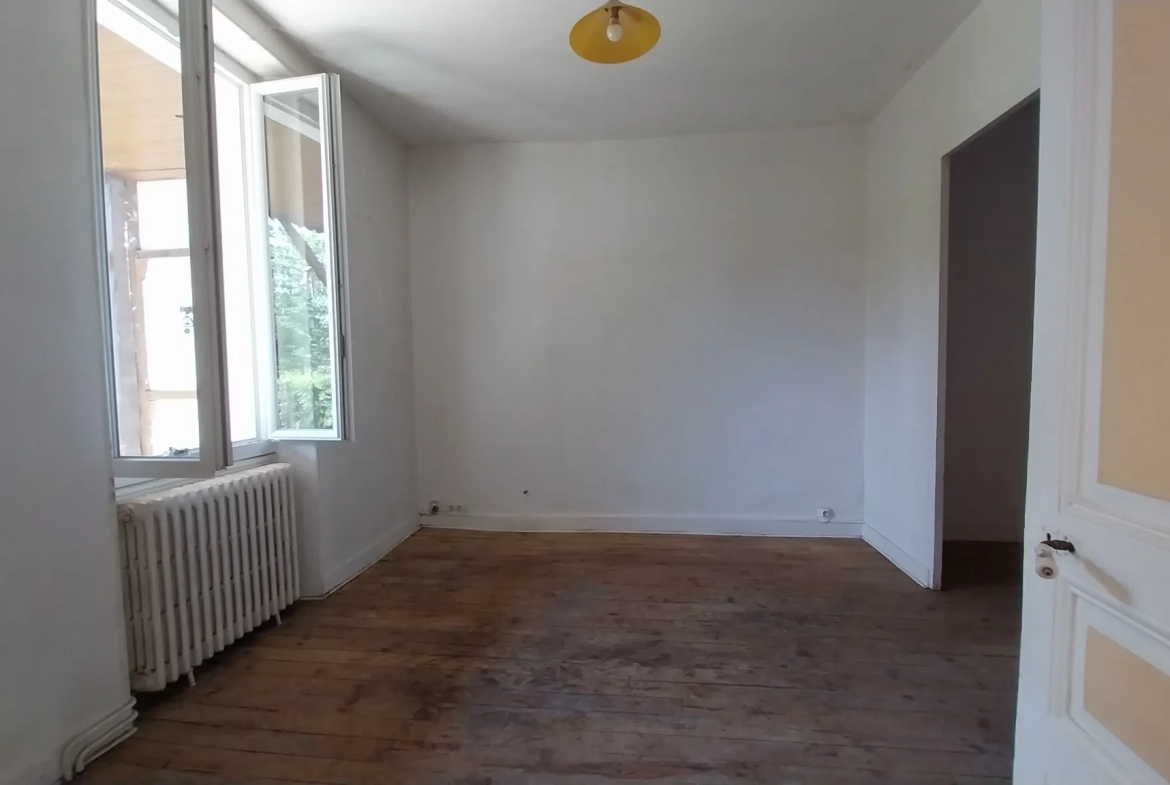 Maison à vendre à Périgueux dans le Quartier du Toulon avec potentiel de rénovation 