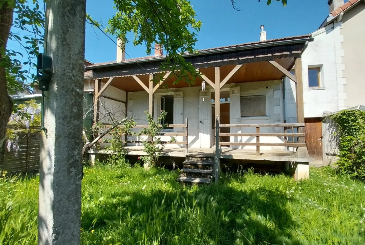 Maison à vendre à Périgueux dans le Quartier du Toulon avec potentiel de rénovation 