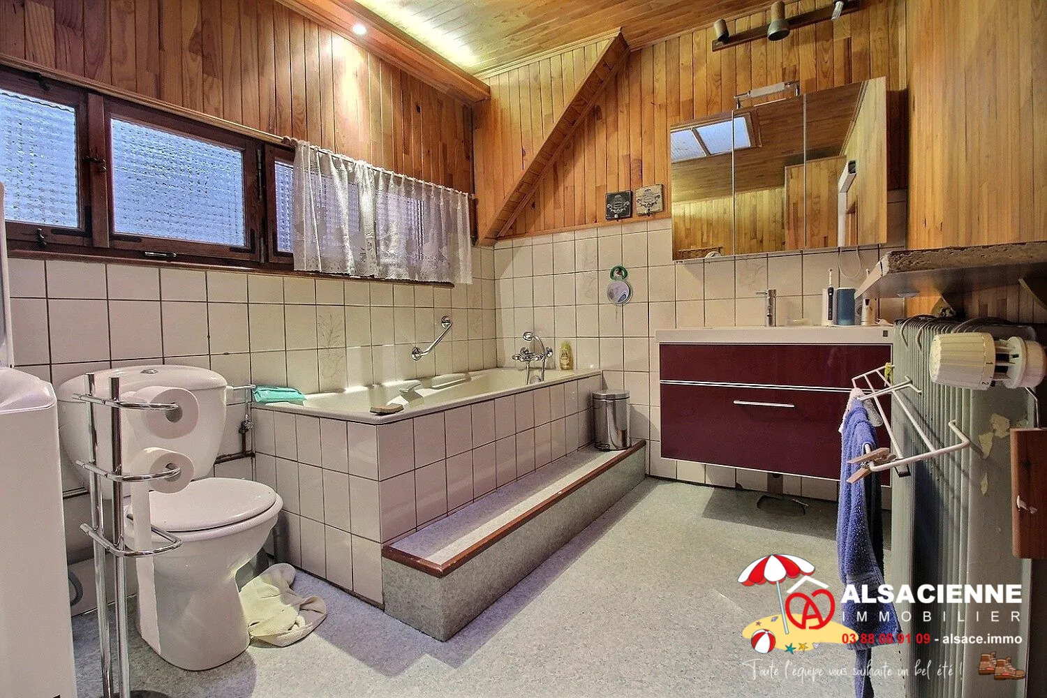 Spacieux appartement avec cave et garage à Barr, potentiel de rénovation 