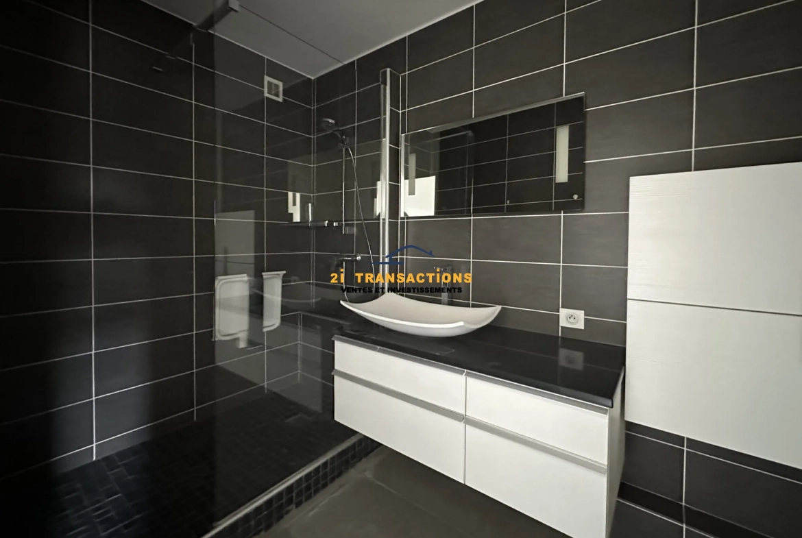 Appartement T4 lumineux avec vue dégagée et deux balcons à Saint-Priest-en-Jarez 