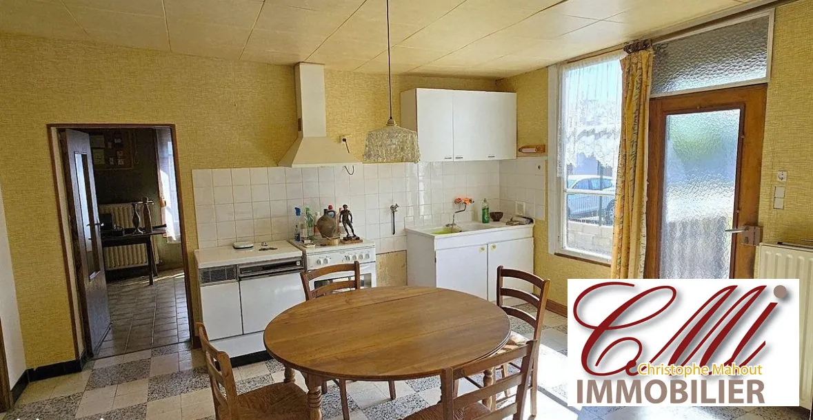 Maison champenoise à rénover avec 4 chambres et grand jardin à Saint-Remy-en-Bouzemont 