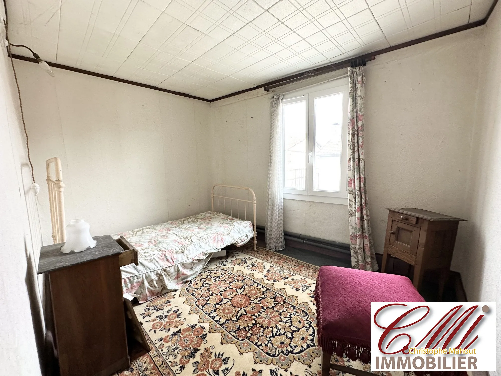 Maison champenoise à rénover avec 4 chambres et grand jardin à Saint-Remy-en-Bouzemont 