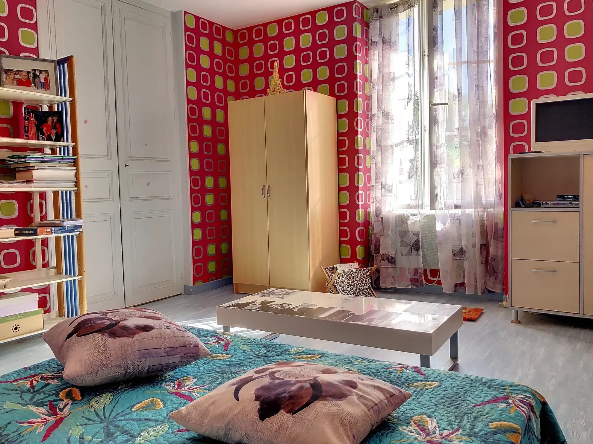 Maison familiale avec jardin et garage à Saint-Jean-De-Sauves, 98 m² 