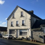 Maison mitoyenne à rénover à Meneac - 179 m² avec terrain de 328 m²