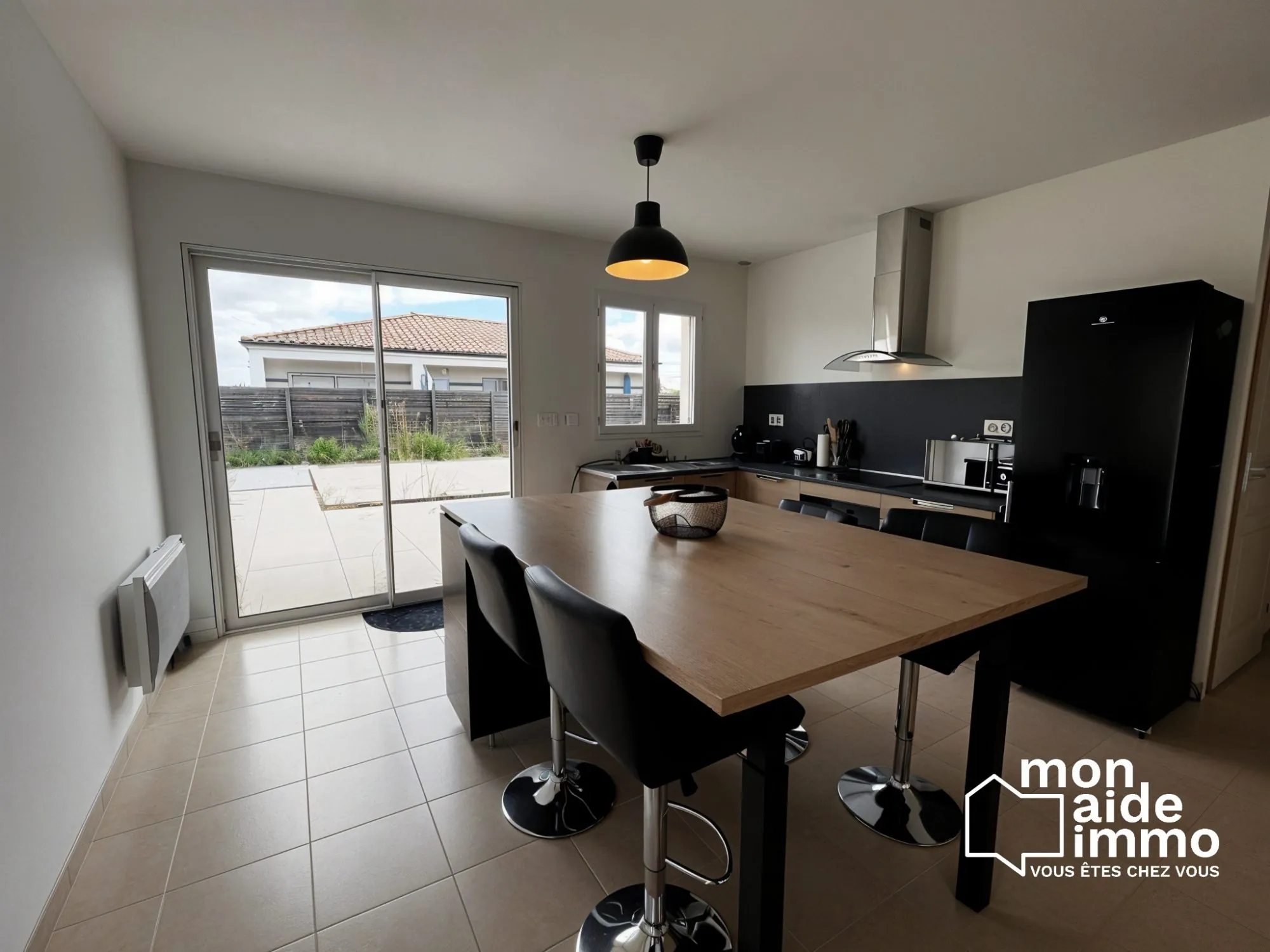 Maison neuve de 82m² avec piscine et 3 chambres à Coutras 