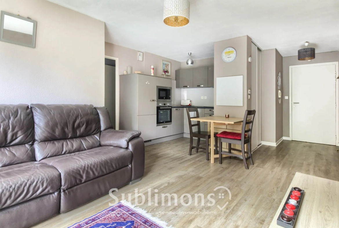 Appartement T2 à vendre à Nantes avec balcon dans quartier dynamique 