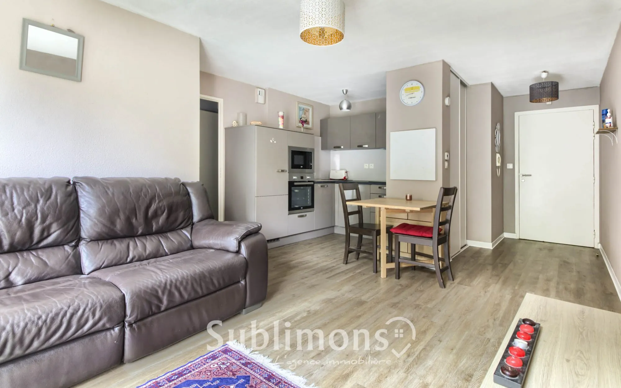 Appartement T2 à vendre à Nantes avec balcon dans quartier dynamique 