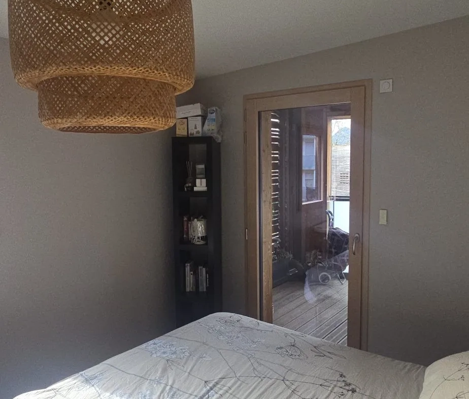 Chambre parents Appartement 3 pièces avec terrasse à Grenoble - Dernier étage, calme et lumineux 