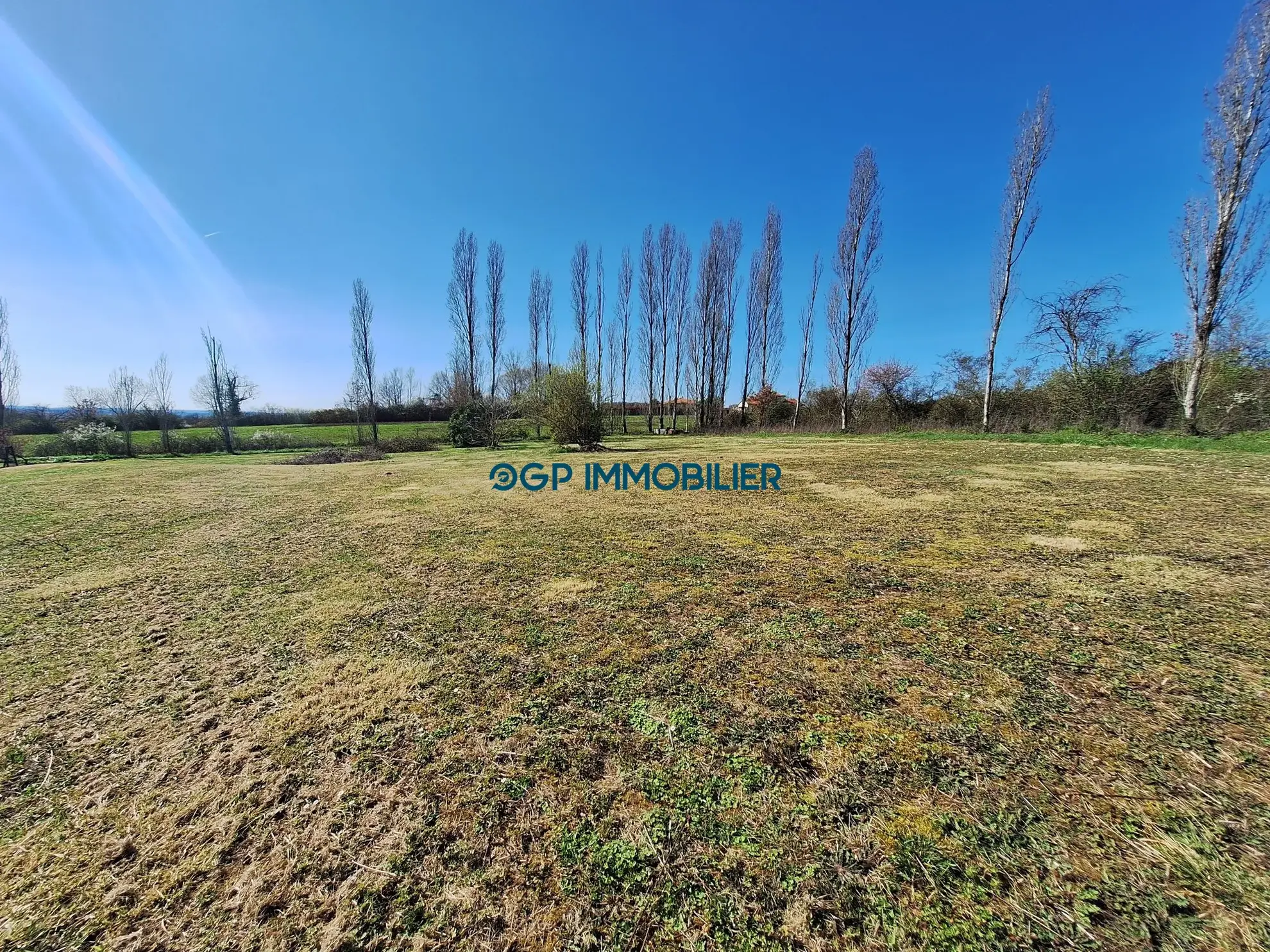 Terrain constructible de 3500 m² à Bouloc, proche de Toulouse 