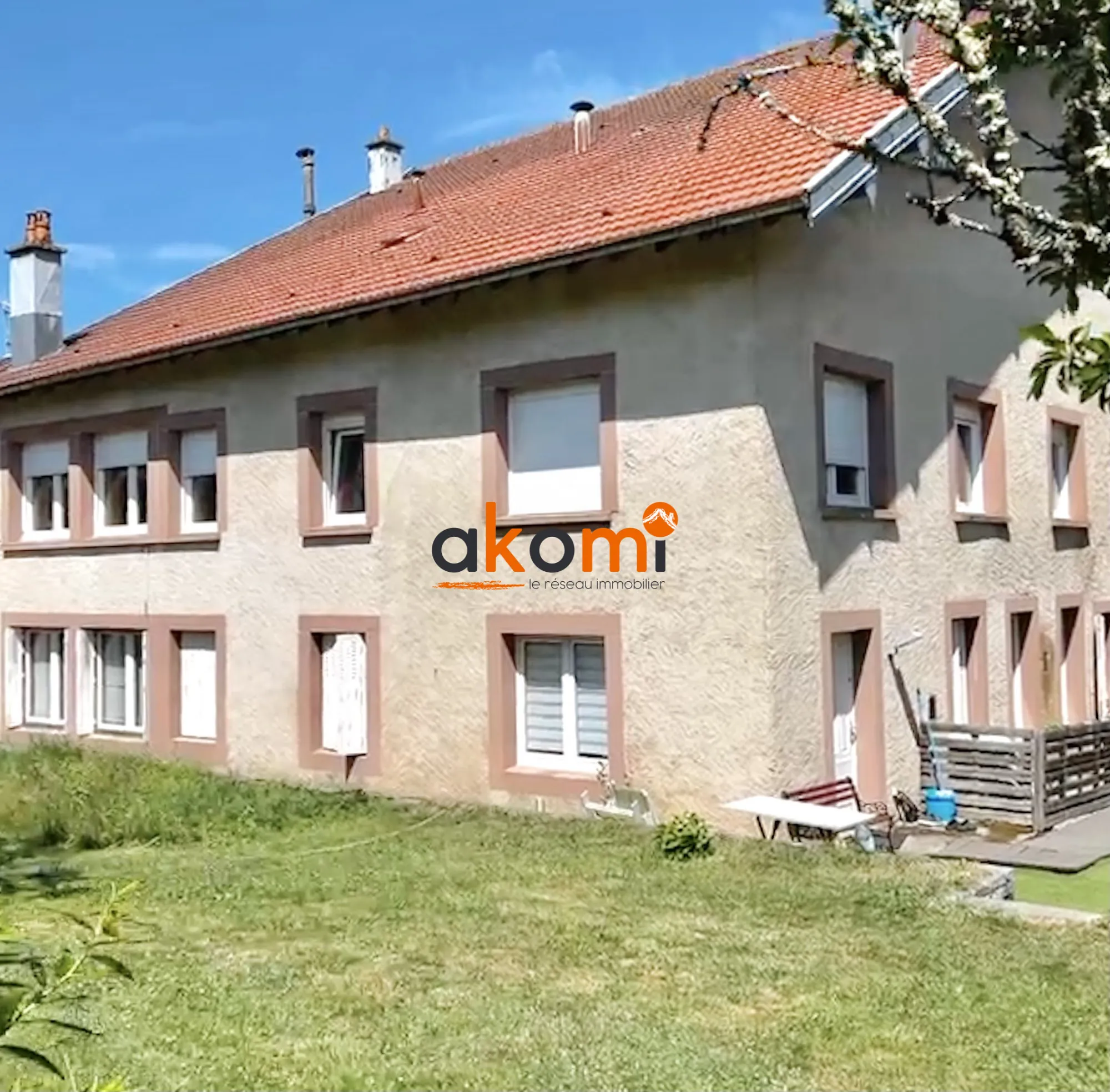Immeuble traditionnel lumineux à Jussarupt avec grand potentiel et vue campagne 