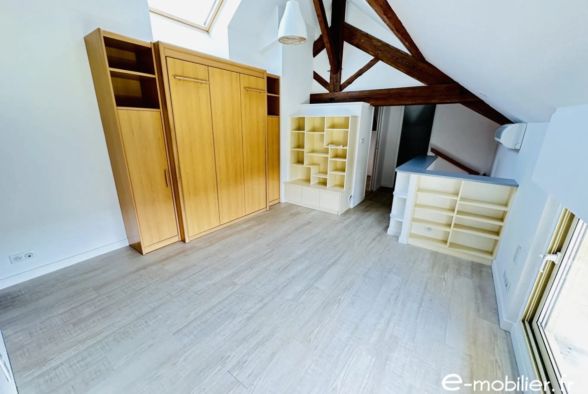 Maison à vendre à Charlieu - 130 m², 4 chambres, terrasse, vue campagne 