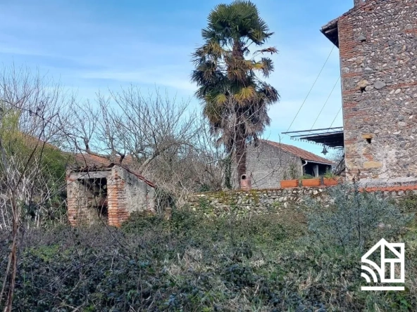 Maison ancienne à rénover avec jardin à Couladère - Opportunité d'investissement