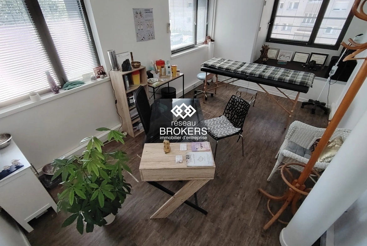 À vendre bureaux ERP et PMR à Grenoble – Idéal professionnels de santé et associations 