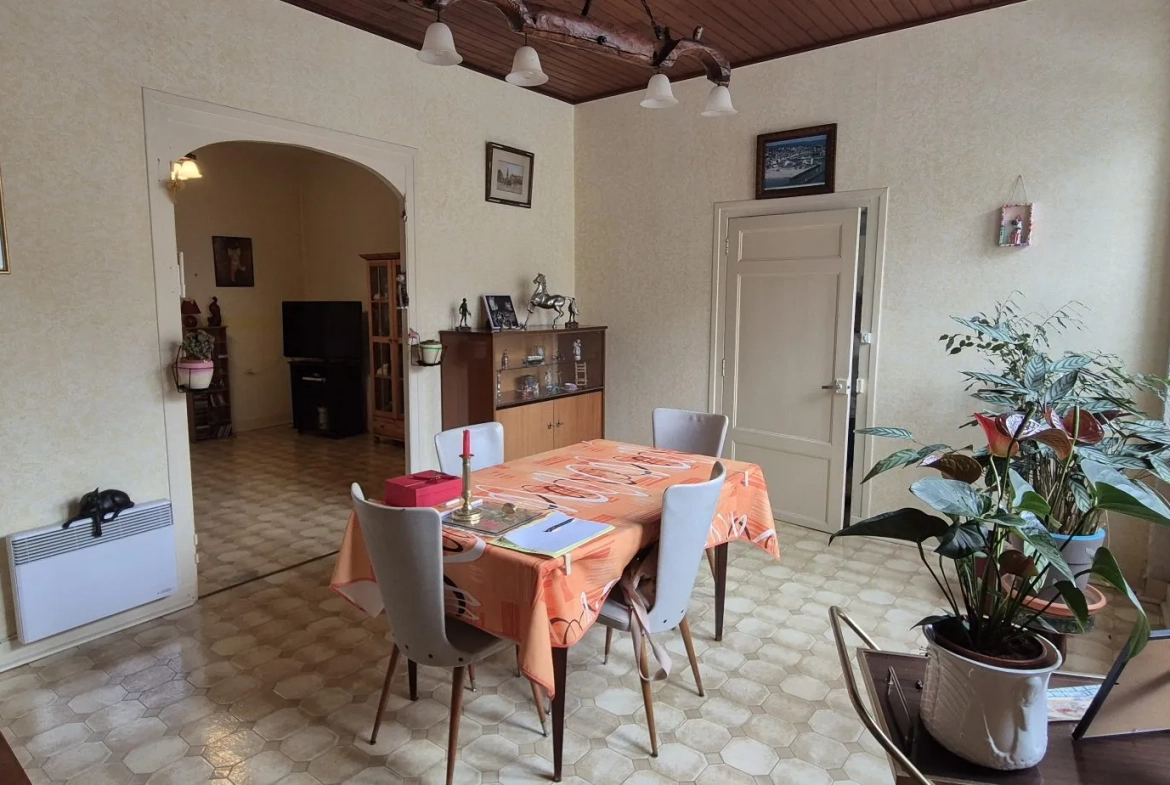 Maison de caractère à Mézin - 7 pièces, jardin, terrasse, proche Nérac 