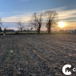 Terrain constructible plat à Garlin de 2242 m² avec vue dégagée