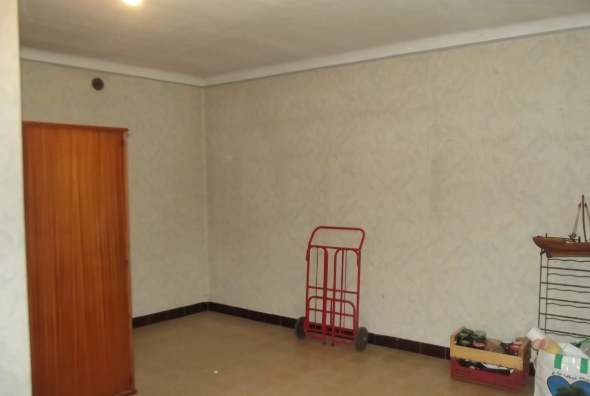 Spacieuse maison de village à Brignoles avec garage et cave - 220 m² 