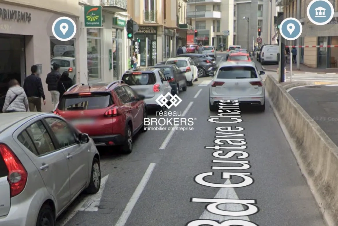 À vendre murs commerciaux à Antibes, opportunité d’investissement rentable en galerie marchande 