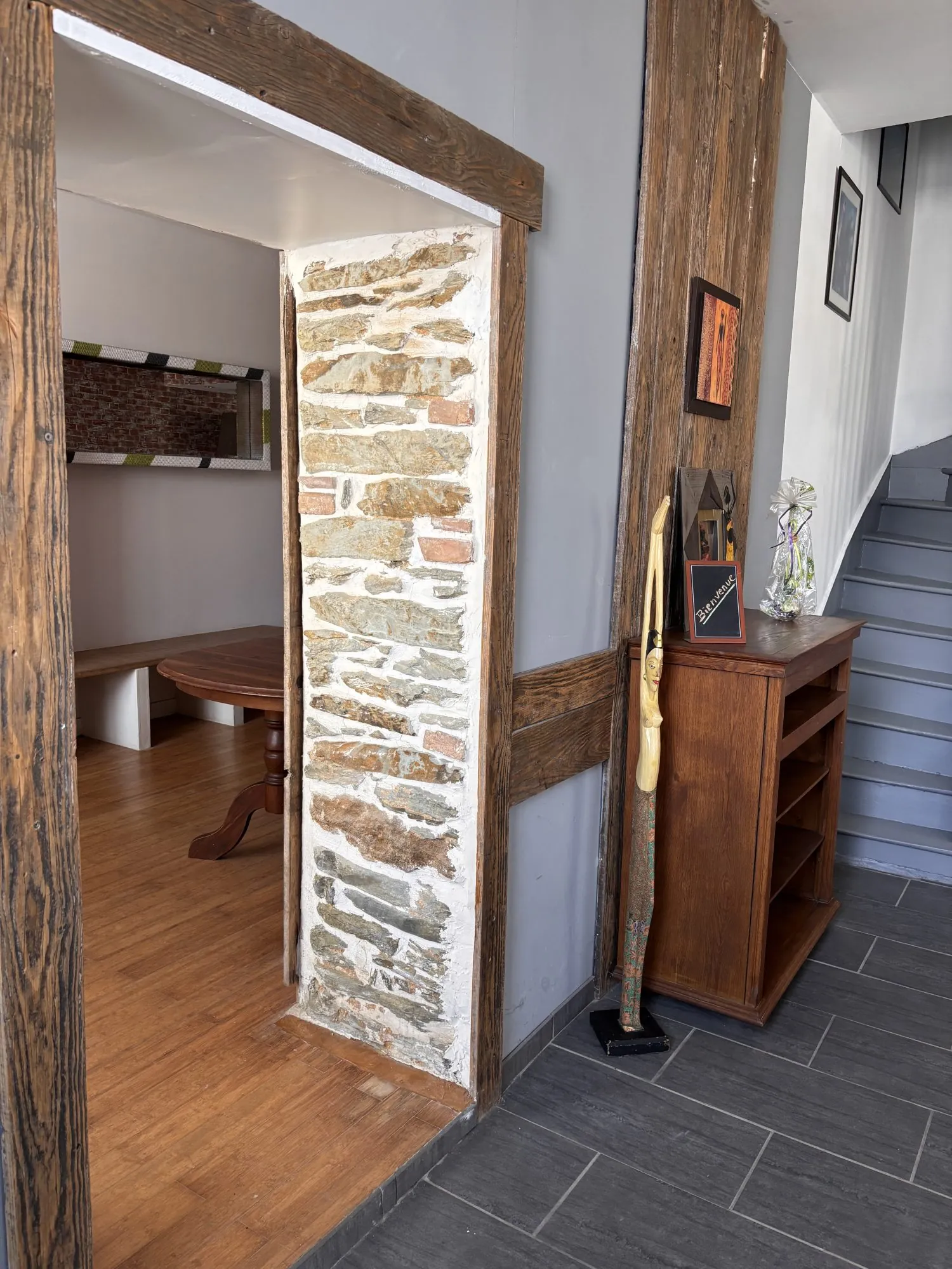Maison ancienne à vendre à Parennes près de Tennie avec jardin et terrasse 