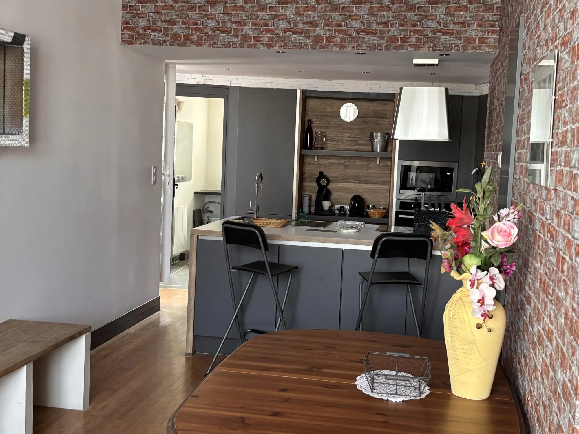 Maison ancienne à vendre à Parennes près de Tennie avec jardin et terrasse 