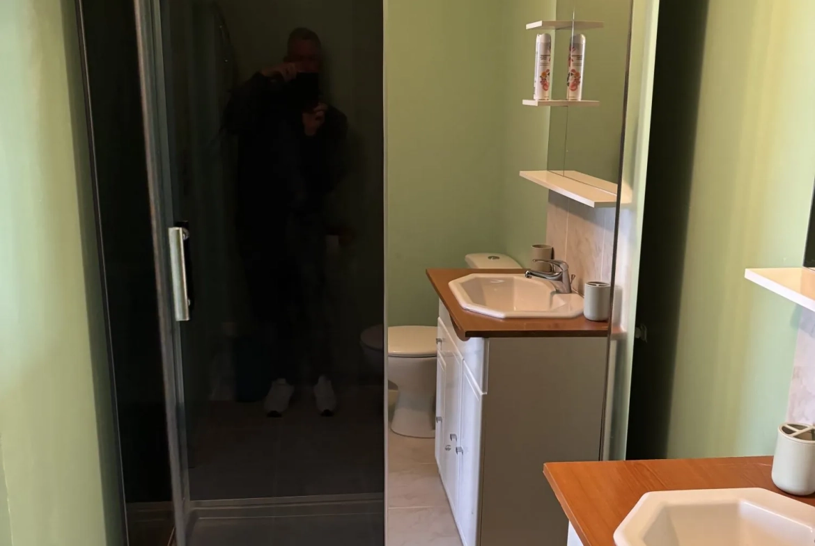 Maison ancienne à vendre à Parennes près de Tennie avec jardin et terrasse 