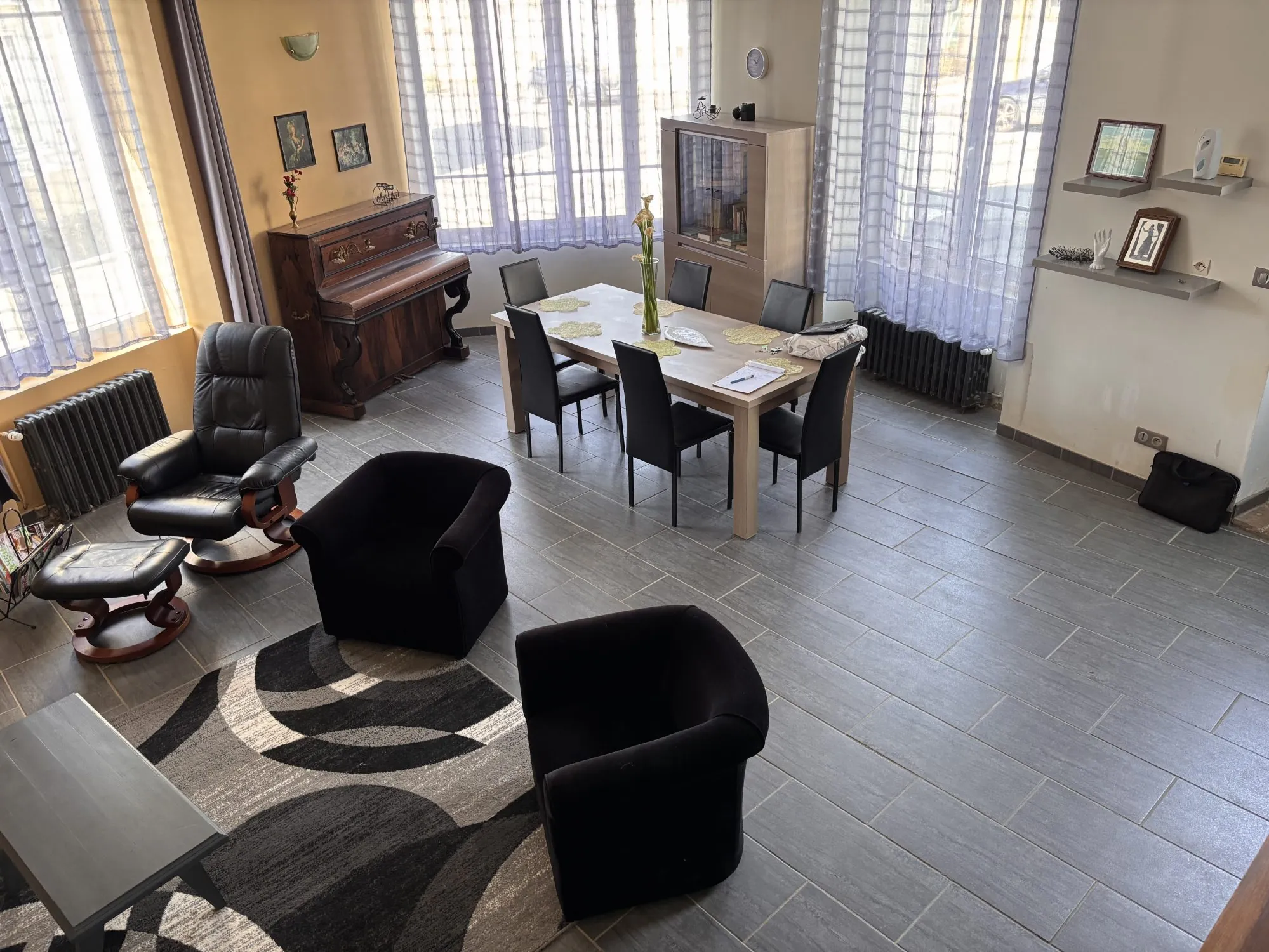 Maison ancienne à vendre à Parennes près de Tennie avec jardin et terrasse 