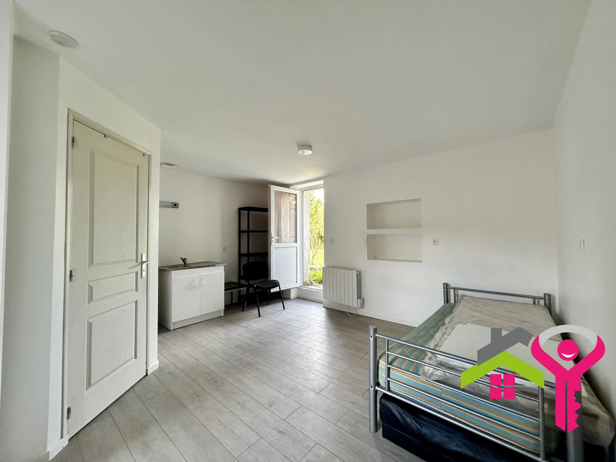Maison à vendre à Curgies de 107 m² avec studio indépendant et terrain constructible 