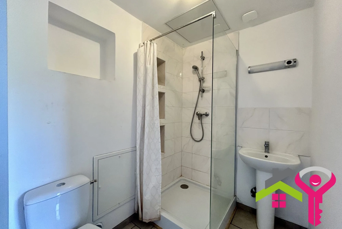 Maison à vendre à Curgies de 107 m² avec studio indépendant et terrain constructible 