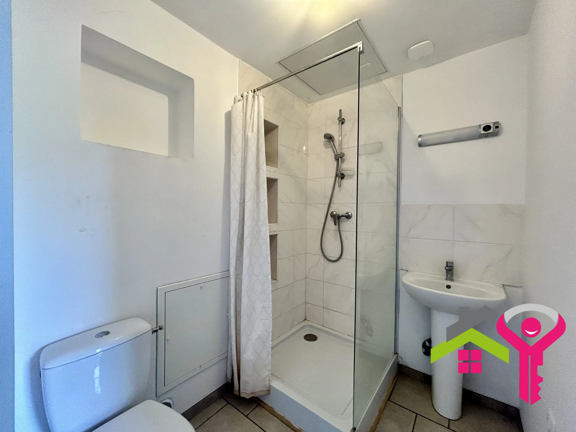 Maison à vendre à Curgies de 107 m² avec studio indépendant et terrain constructible 