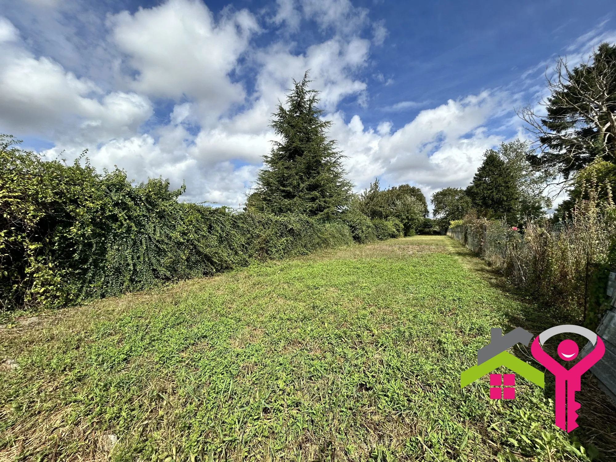 Maison à vendre à Curgies de 107 m² avec studio indépendant et terrain constructible 
