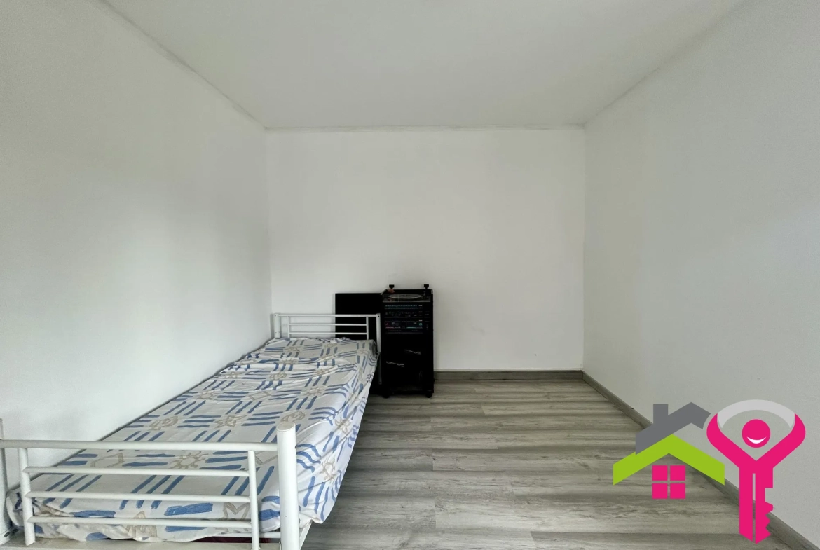 Maison à vendre à Curgies de 107 m² avec studio indépendant et terrain constructible 