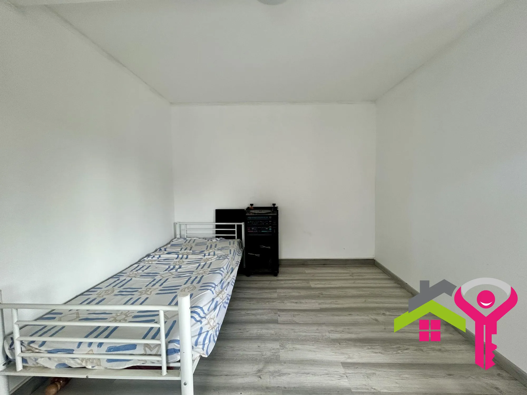 Maison à vendre à Curgies de 107 m² avec studio indépendant et terrain constructible 