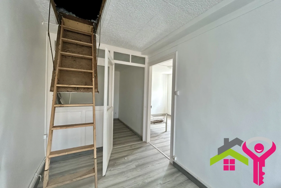 Maison à vendre à Curgies de 107 m² avec studio indépendant et terrain constructible 