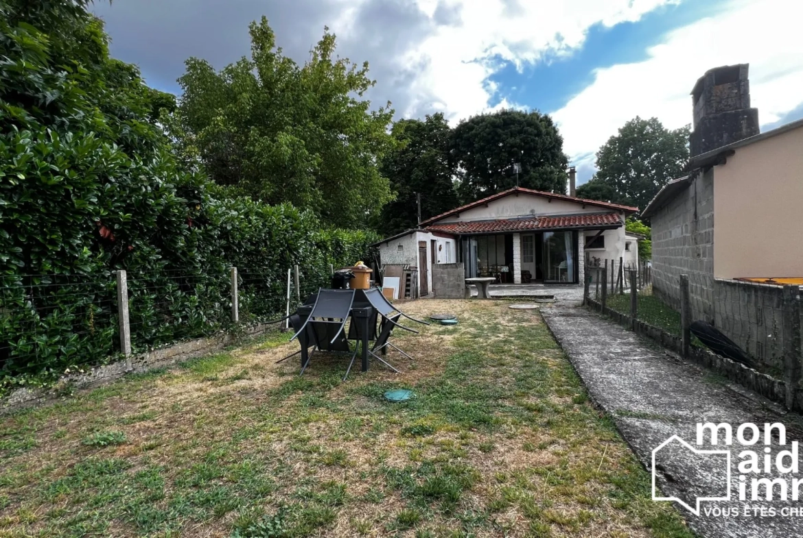 Maison à vendre à Coutras pour investissement locatif - 2 chambres 