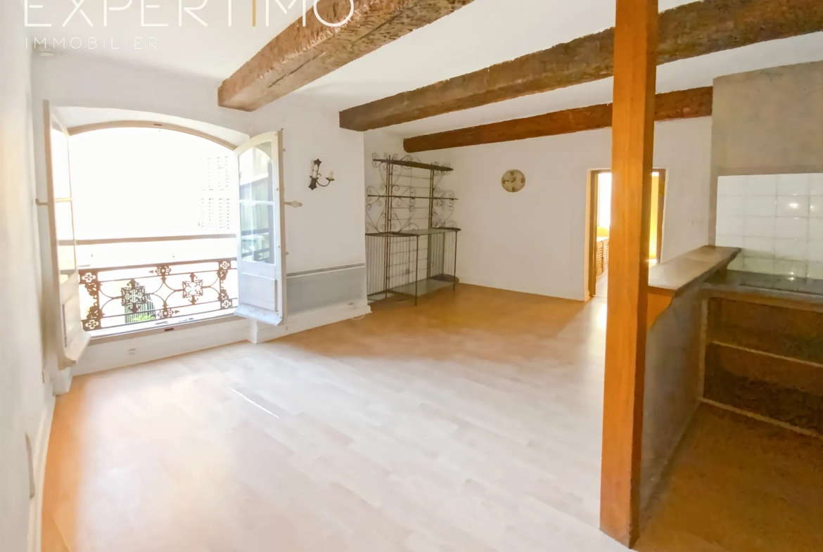 Appartement T2 à vendre à Apt au centre-ville avec vue sur les toits 