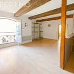 Appartement T2 à vendre à Apt au centre-ville avec vue sur les toits