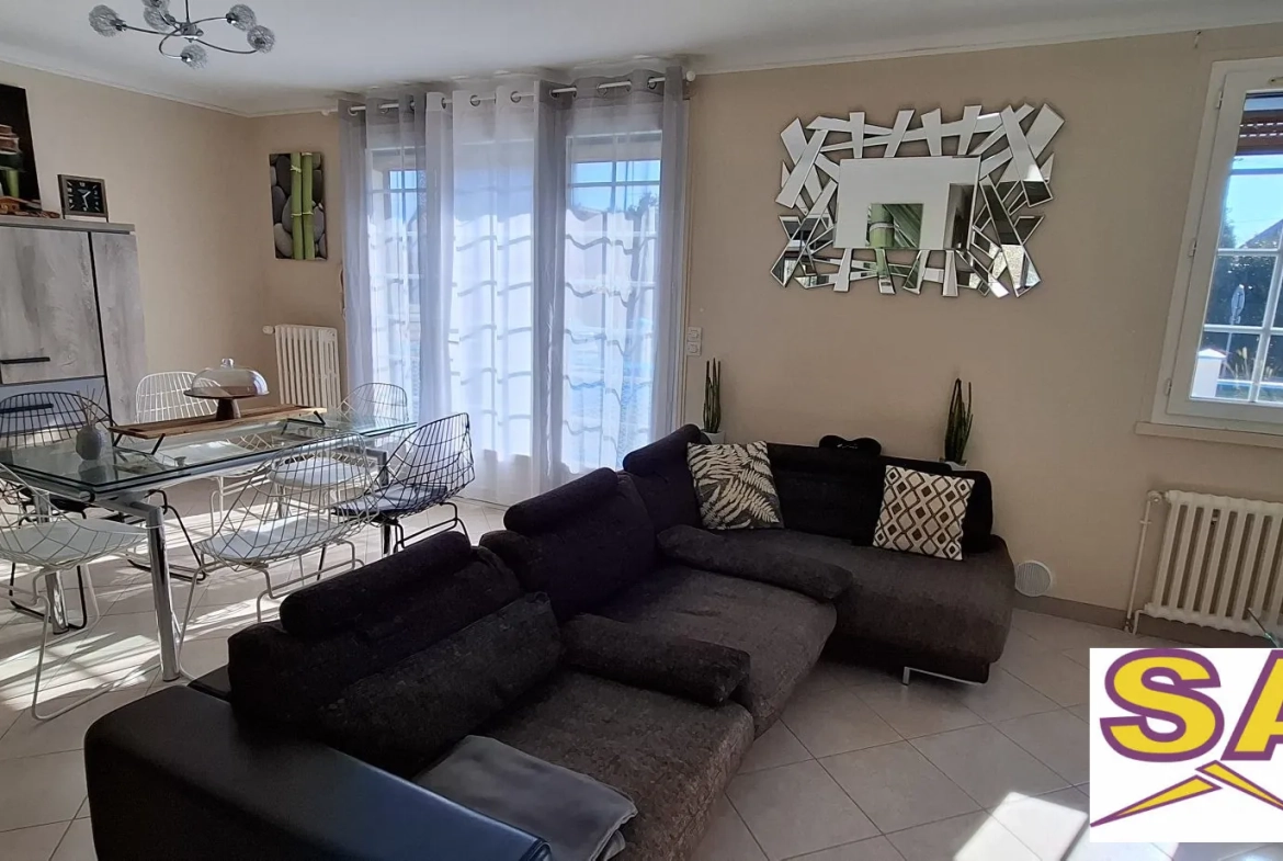 Maison 75 m² avec sous-sol aménagé et double garage à Ferrières-en-Gâtinais 