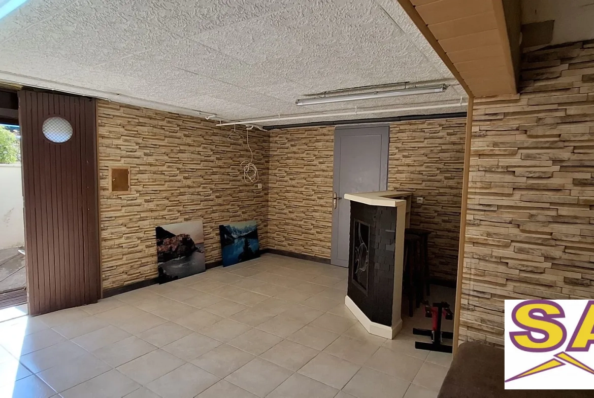 Maison 75 m² avec sous-sol aménagé et double garage à Ferrières-en-Gâtinais 