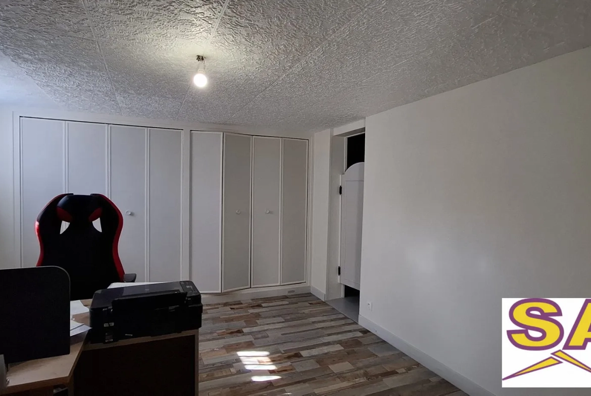 Maison 75 m² avec sous-sol aménagé et double garage à Ferrières-en-Gâtinais 