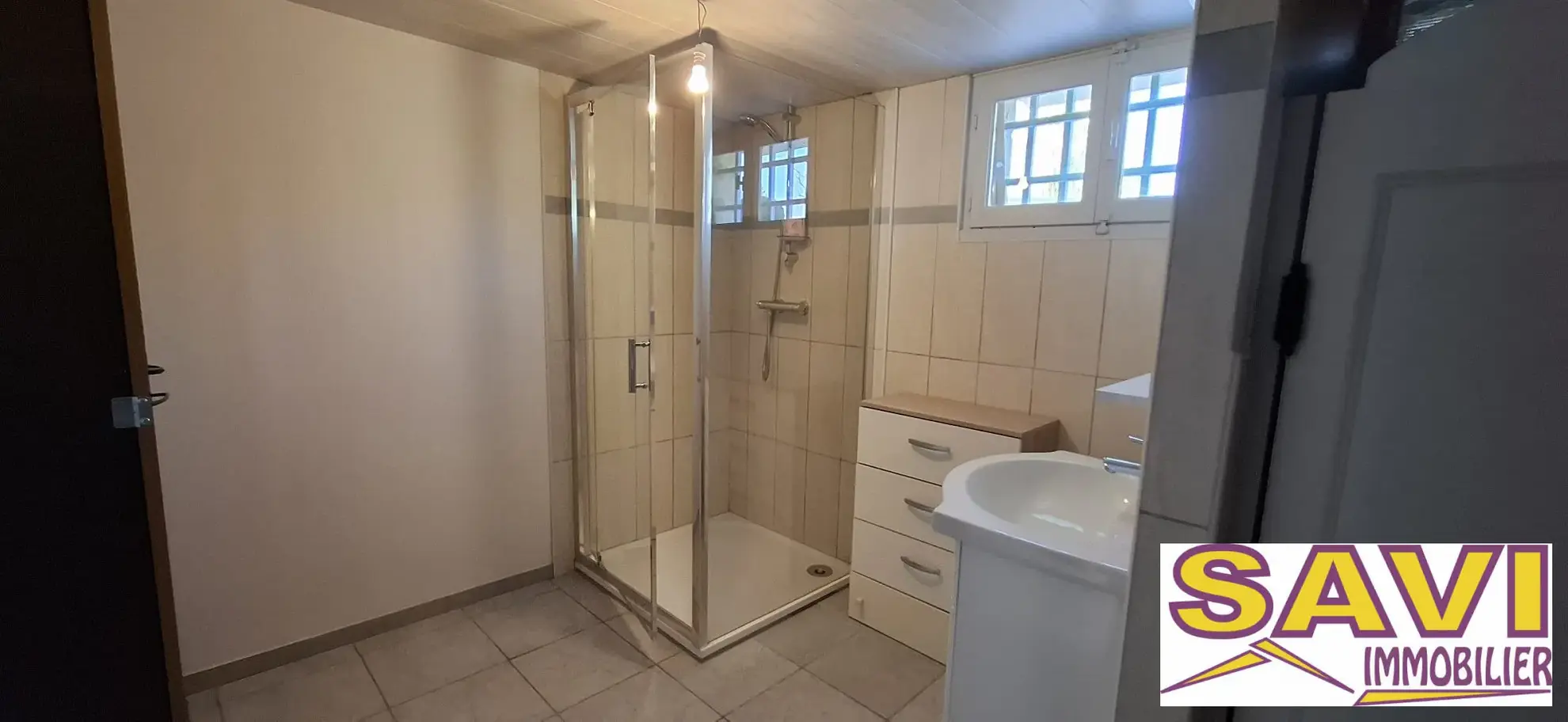 Maison 75 m² avec sous-sol aménagé et double garage à Ferrières-en-Gâtinais 